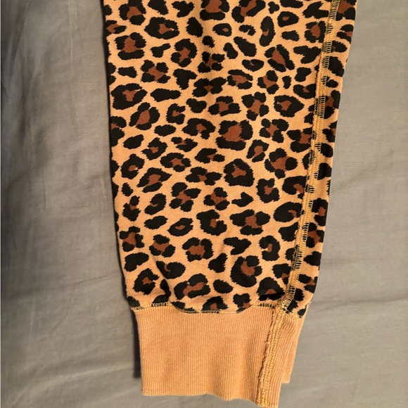 Poppy and peonies sweatpants - Picture 4 of 6